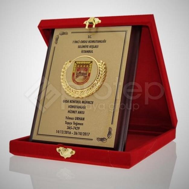 Kırmızı Kadife Kutulu Fasetli Ahşap Plaket