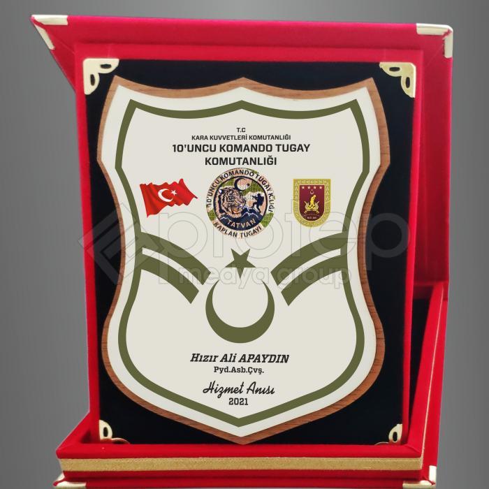 Kadife Kutulu Ahşap Kalkan Askeri Hizmet Anısı Plaket