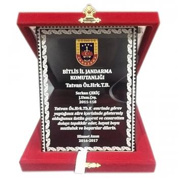 kadife-kutulu-kristal-album-hizmet-anisi-asker-plaket-2