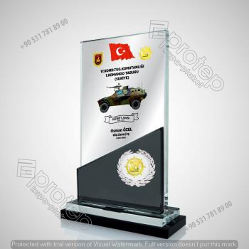 kristal-cam-askeri-komando-uzman-cavus-hizmet-anisi-plaketi-slt-134-1
