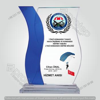 ozel-kesim-askeri-hizmet-anisi-cam-plaket